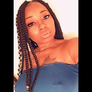 Meet your Posher, Iesha